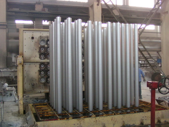 Machine de coulée pour barres d'aluminium